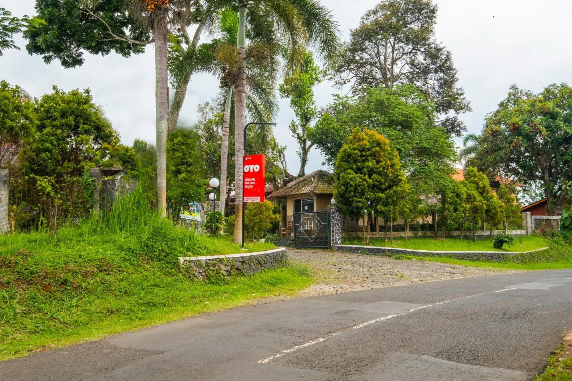 Oyo 2278 Cikidang Hunting Resort Sukabumi Exterior foto